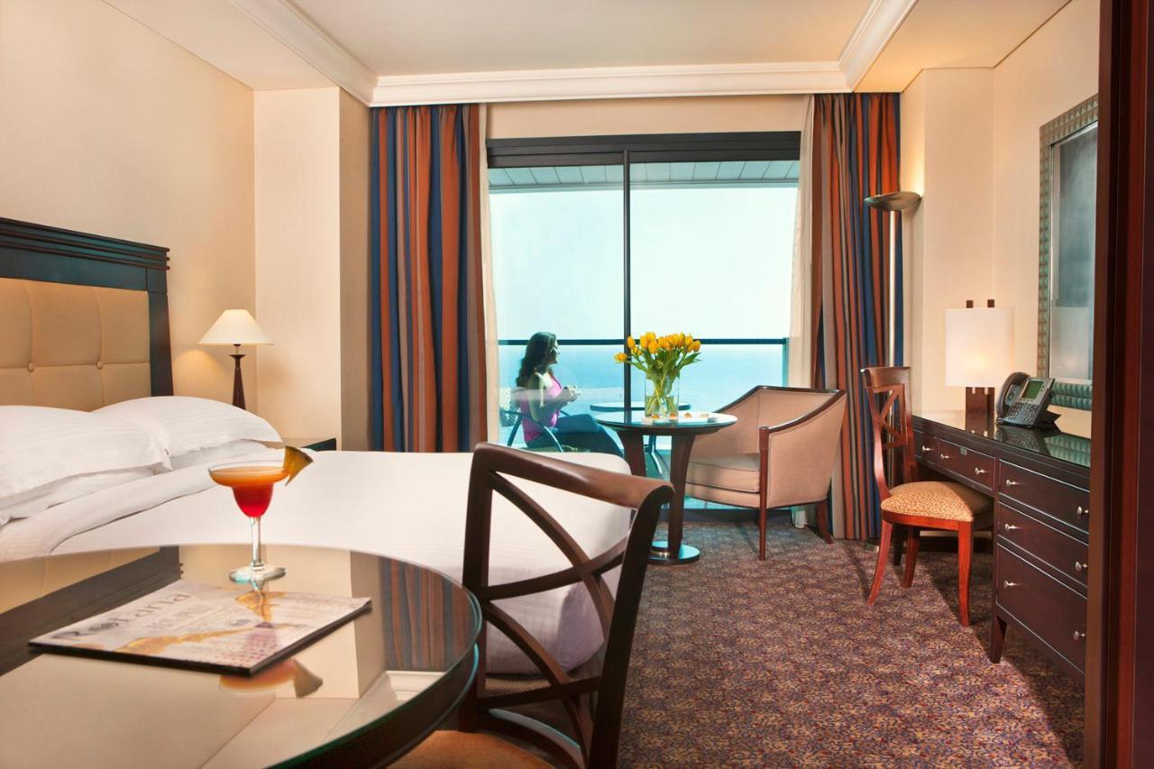 Aparthotel Raouche Arjaan By Rotana Beirut Exterior foto