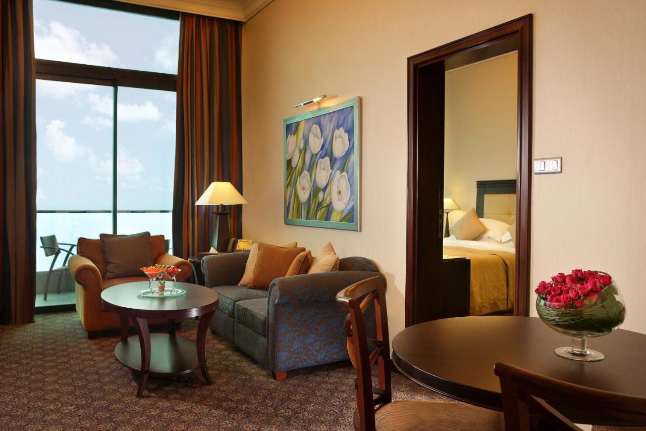 Aparthotel Raouche Arjaan By Rotana Beirut Zimmer foto